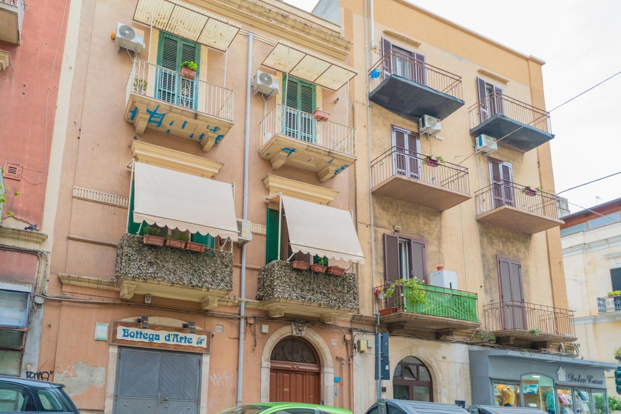 Apartamento Dimora Dante 310 Bari Exterior foto